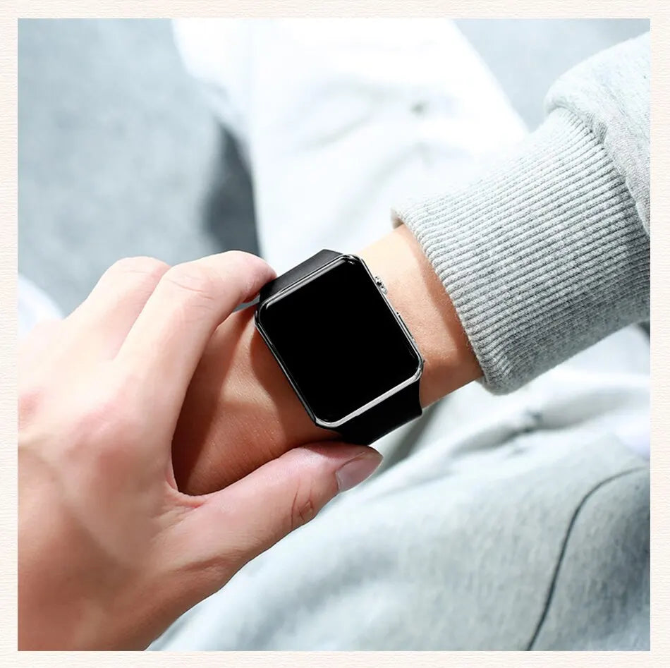 Sports Watch For Women And Men Electronic LED Digital Watch Fashion Casual Simple Silicone Female Watch Electronic Clock